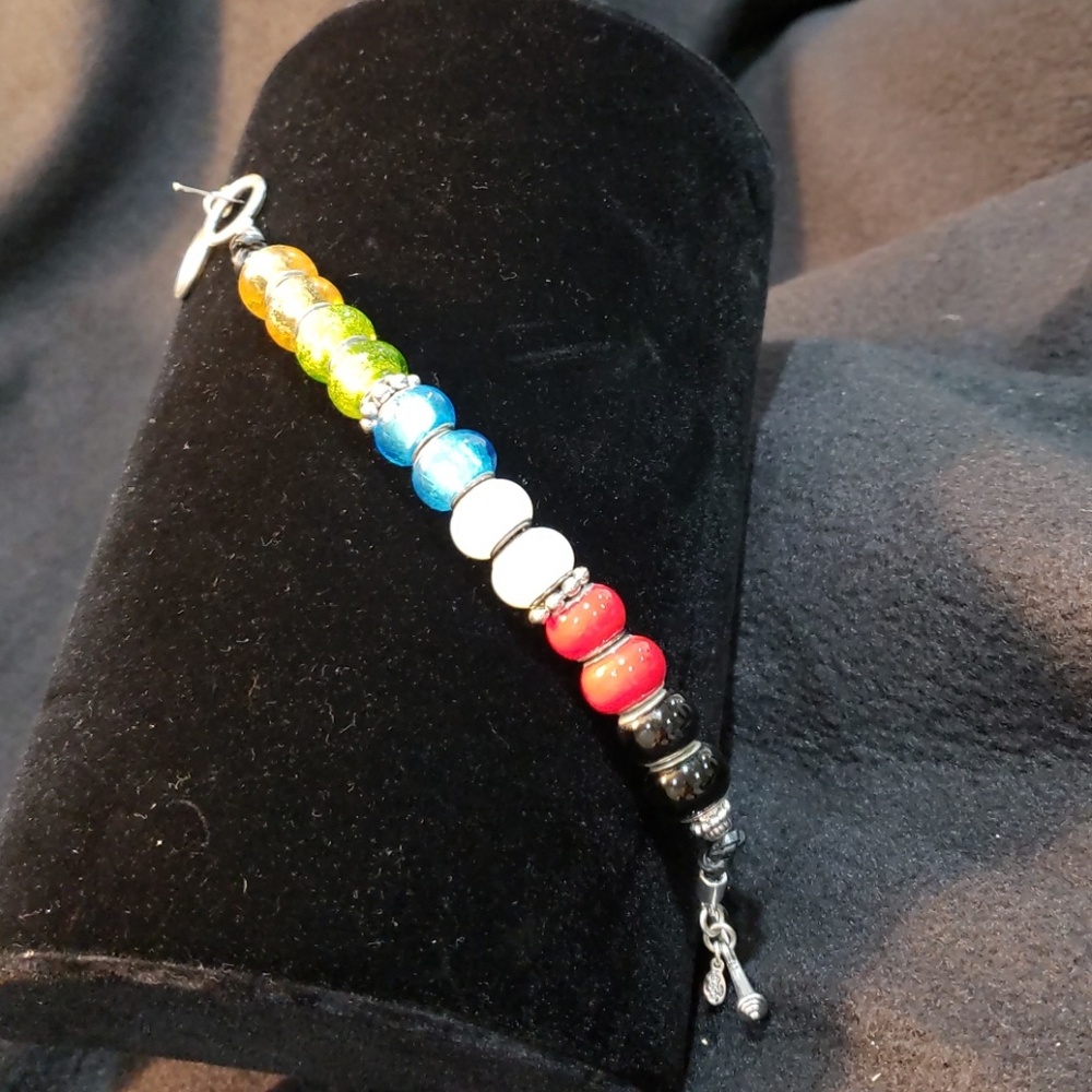 Multicolored bead bracelet